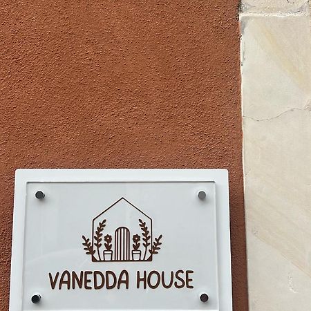Vanedda House Apartment คาตาเนีย ภายนอก รูปภาพ