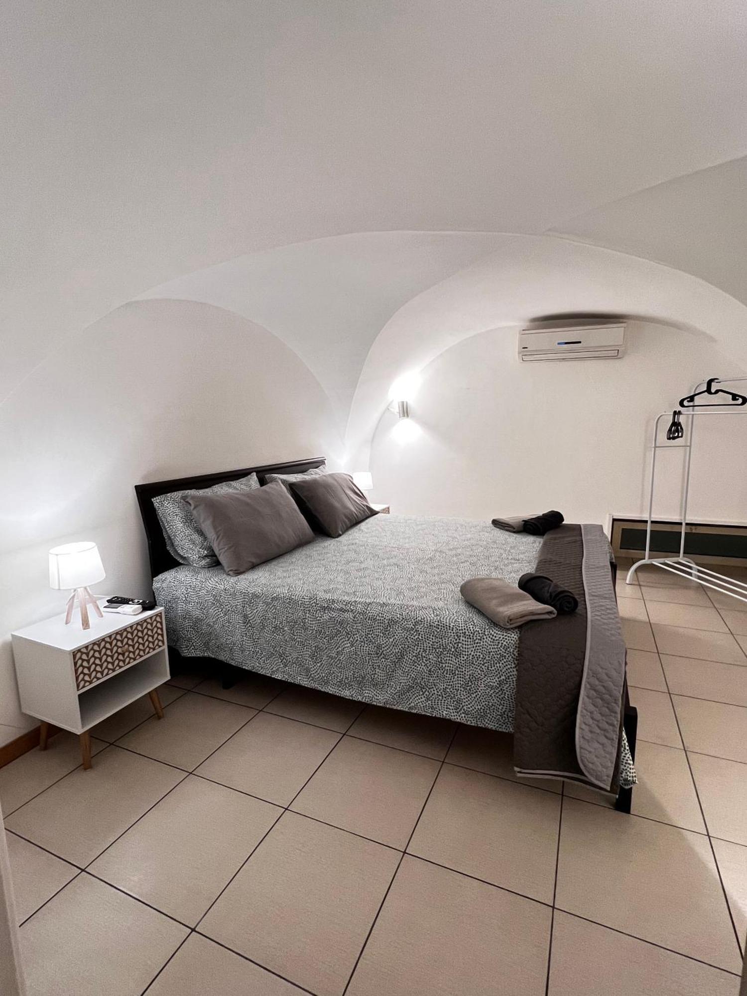 Vanedda House Apartment คาตาเนีย ภายนอก รูปภาพ